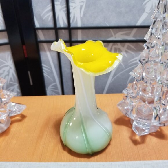 Vintage MCM Calla Lily Murano Style Yellow &White Bud Vase- Like new! - Picture 2 of 4